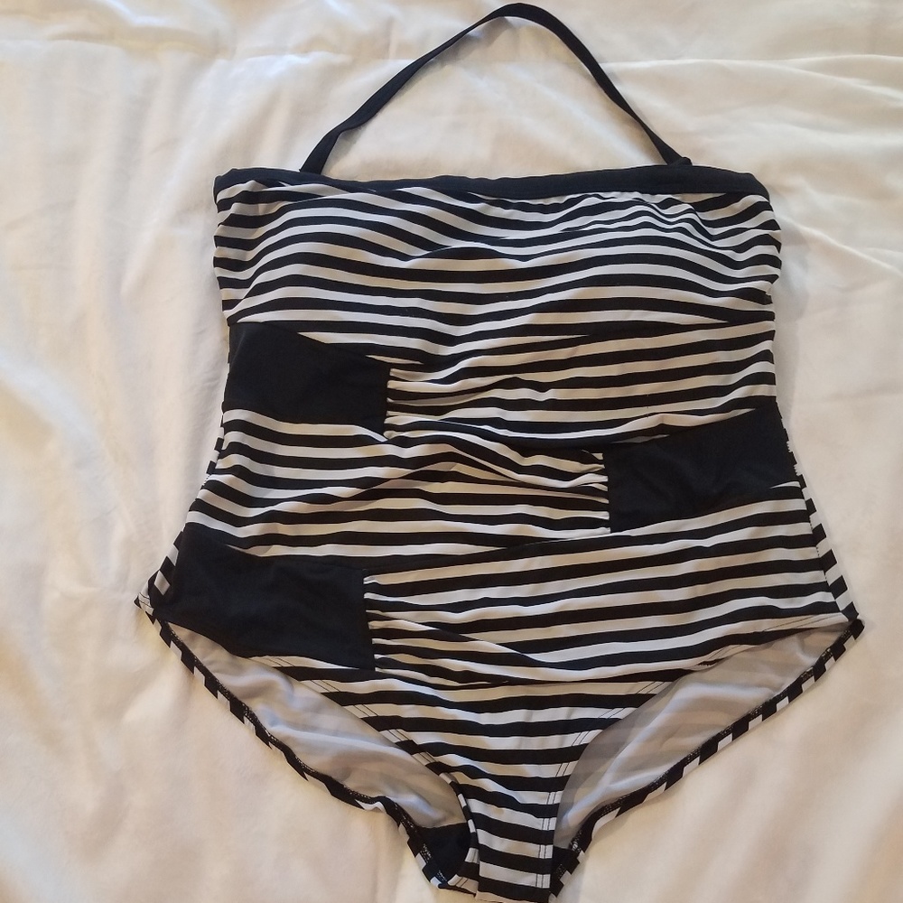 Black/White Swimsuit
